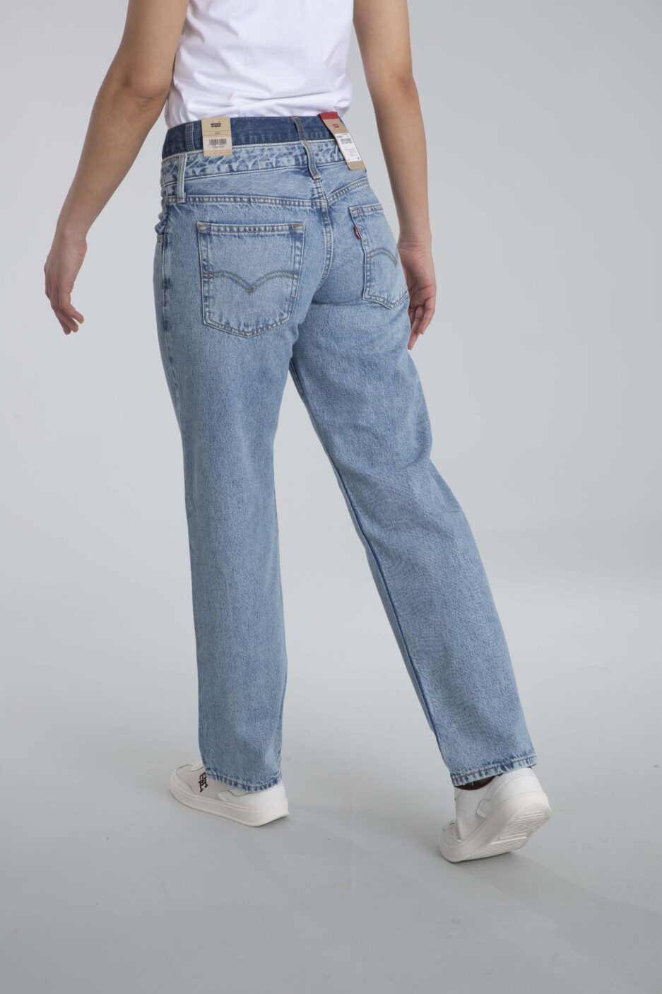 ⁦ג'ינס קלסי לנשים מבית Levis⁩ – תמונה ⁦3⁩