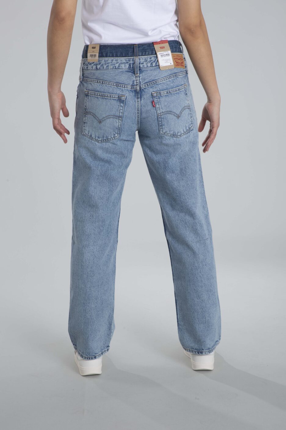 ⁦ג'ינס קלסי לנשים מבית Levis⁩ – תמונה ⁦4⁩