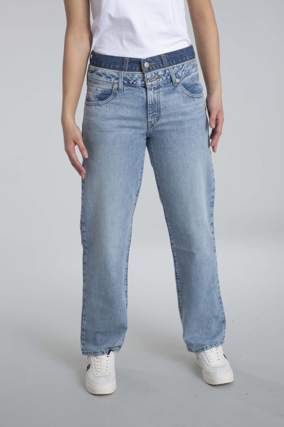 ג'ינס קלסי לנשים מבית Levis