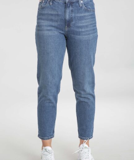 ג'ינס MOM JEAN של Calvin Klein