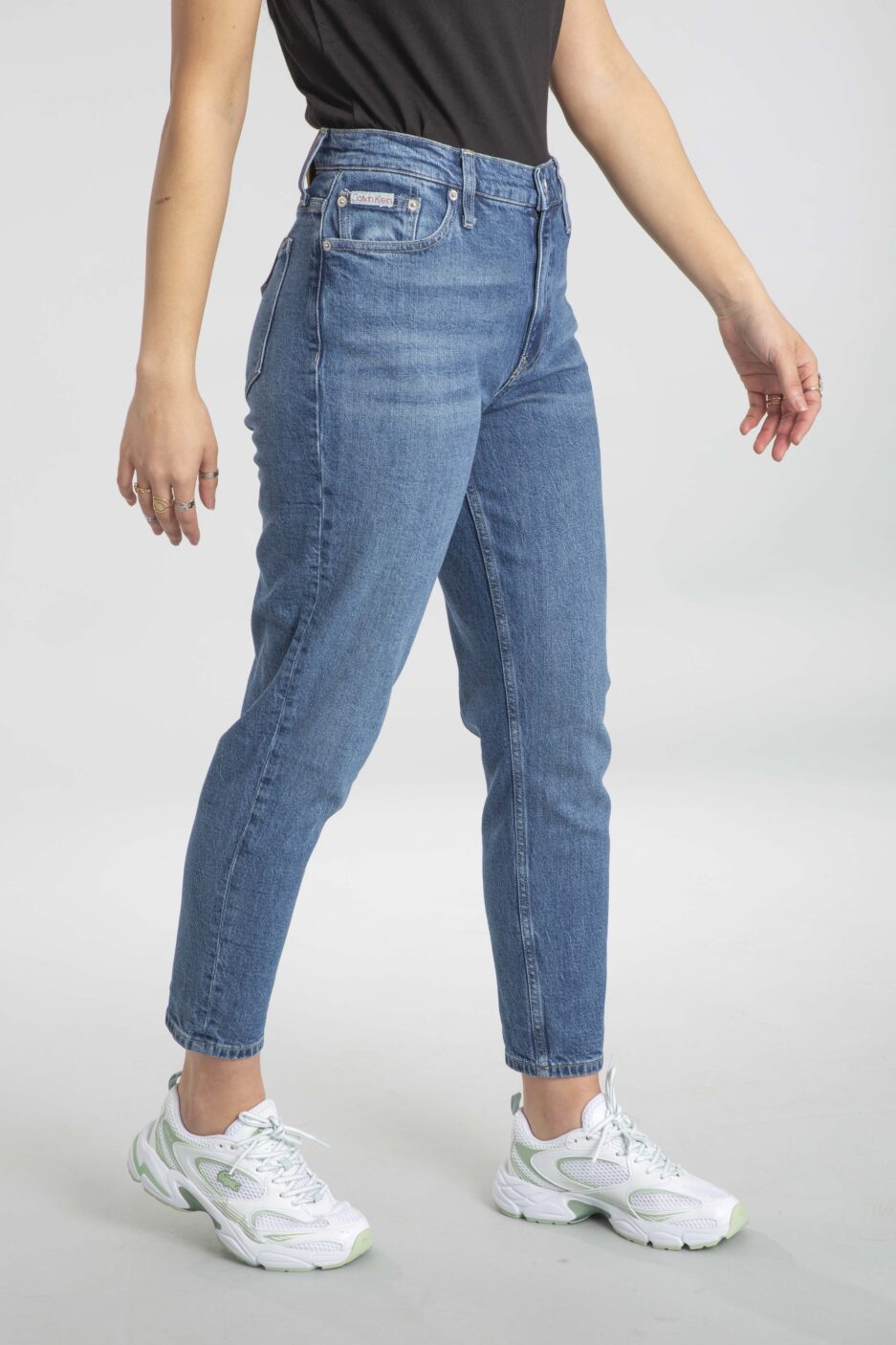 ⁦ג'ינס MOM JEAN של Calvin Klein⁩ – תמונה ⁦8⁩