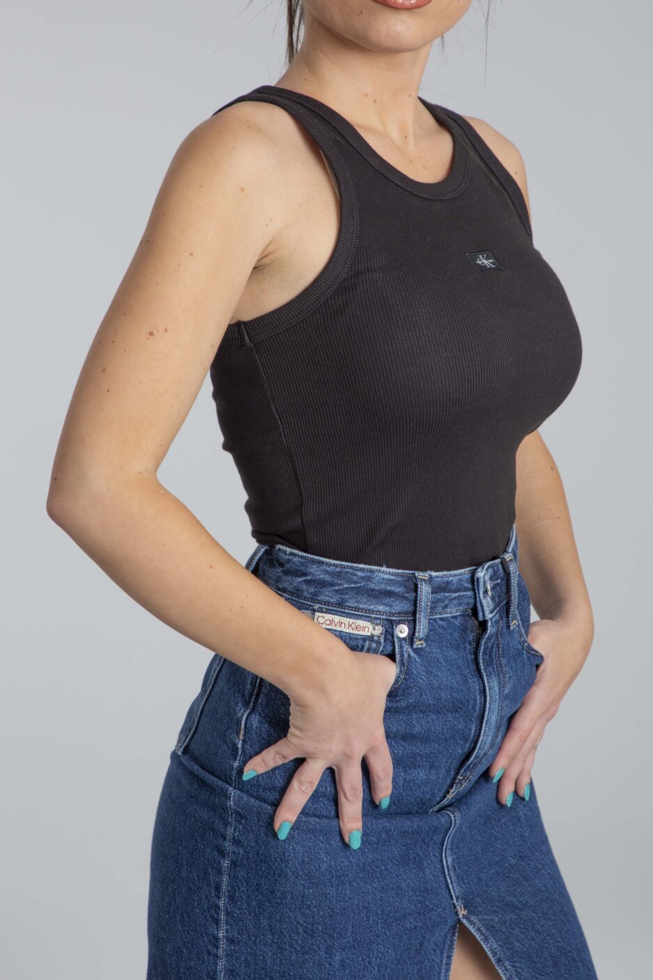 גופיה ריבית צרה מכותנה מקולקציית Calvin Klein