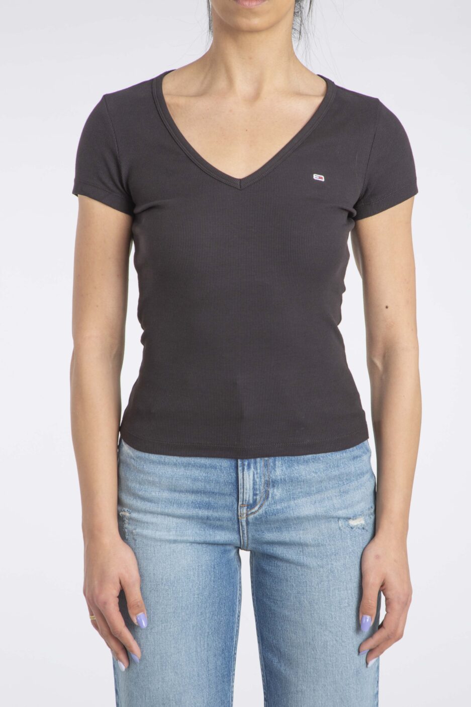 טישרט Tommy Jeans נשים – גזרת SLIM