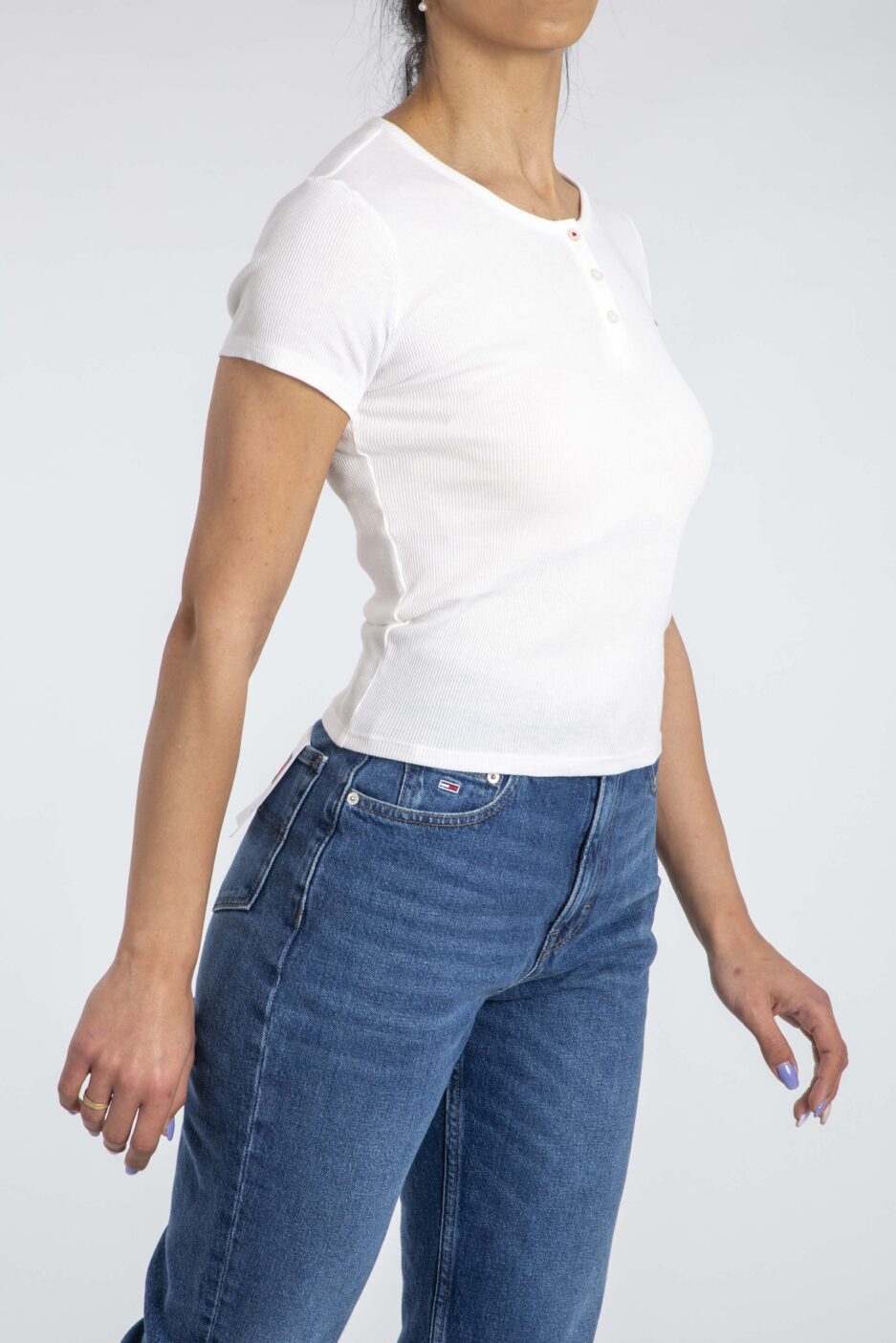⁦חולצת טי Tommy Jeans⁩ – תמונה ⁦8⁩