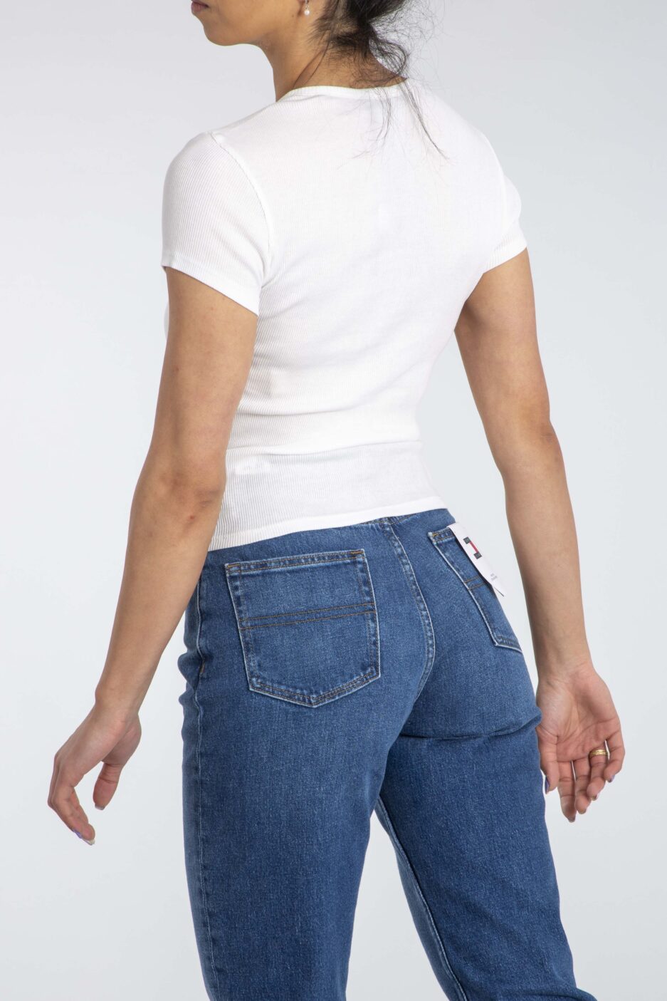 ⁦חולצת טי Tommy Jeans⁩ – תמונה ⁦4⁩