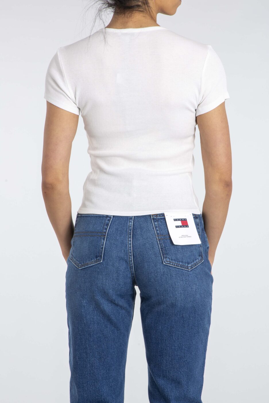 ⁦חולצת טי Tommy Jeans⁩ – תמונה ⁦2⁩