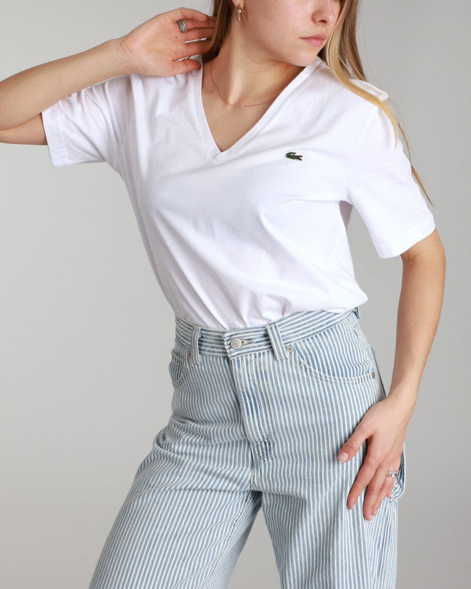 ⁦טי שירט רילקסד קוטון צווארון V לנשים מבית Lacoste⁩ – תמונה ⁦7⁩