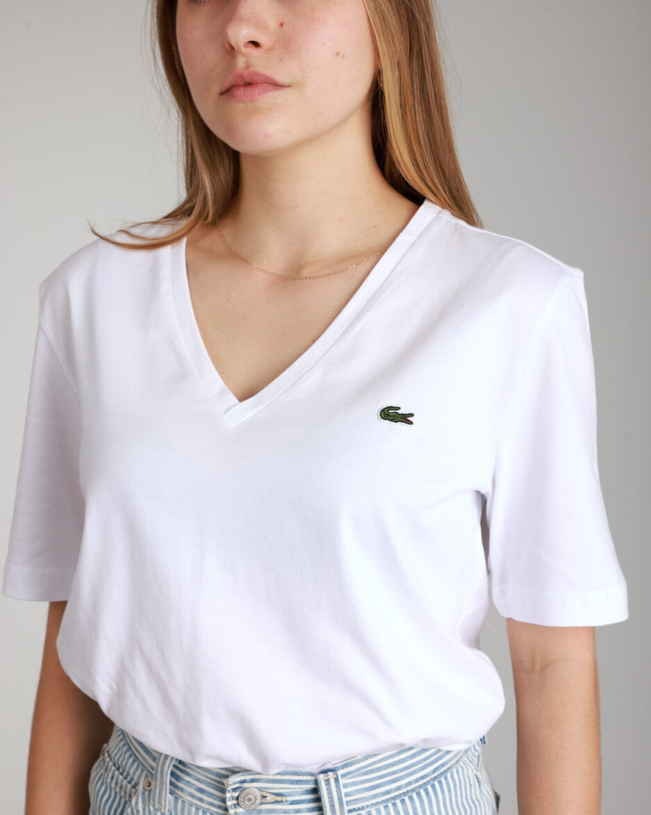 ⁦טי שירט רילקסד קוטון צווארון V לנשים מבית Lacoste⁩ – תמונה ⁦12⁩