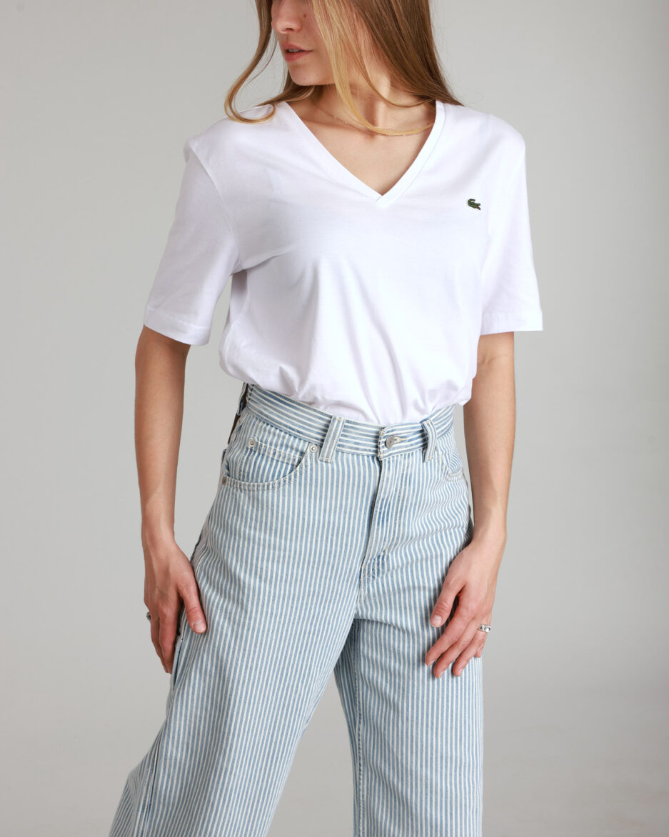 ⁦טי שירט רילקסד קוטון צווארון V לנשים מבית Lacoste⁩ – תמונה ⁦6⁩