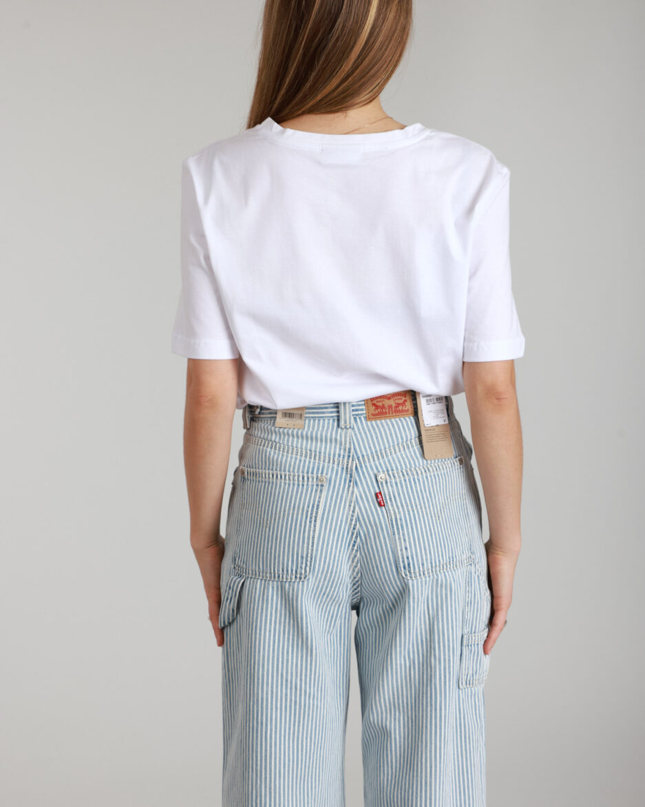 ⁦טי שירט רילקסד קוטון צווארון V לנשים מבית Lacoste⁩ – תמונה ⁦3⁩