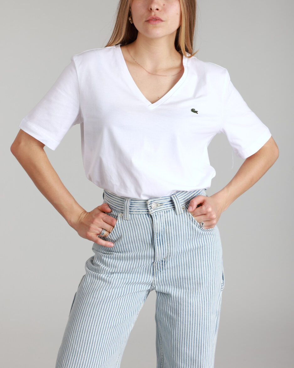 ⁦טי שירט רילקסד קוטון צווארון V לנשים מבית Lacoste⁩ – תמונה ⁦11⁩