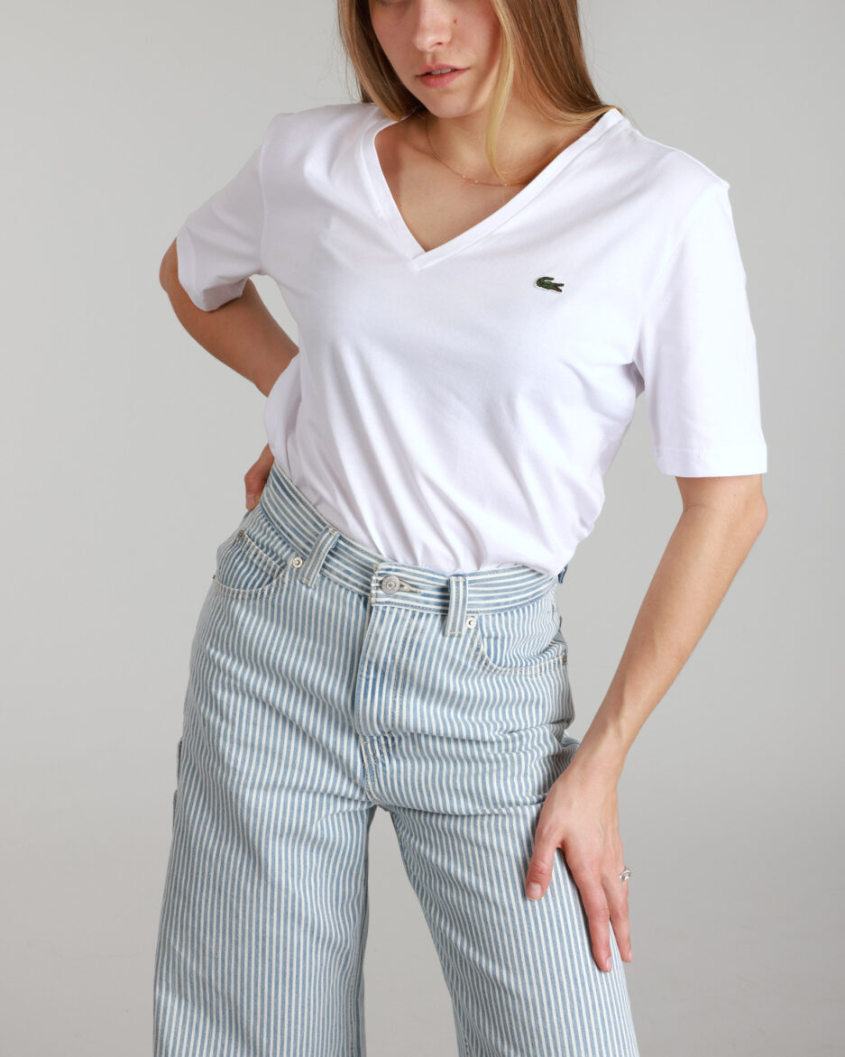 ⁦טי שירט רילקסד קוטון צווארון V לנשים מבית Lacoste⁩ – תמונה ⁦5⁩