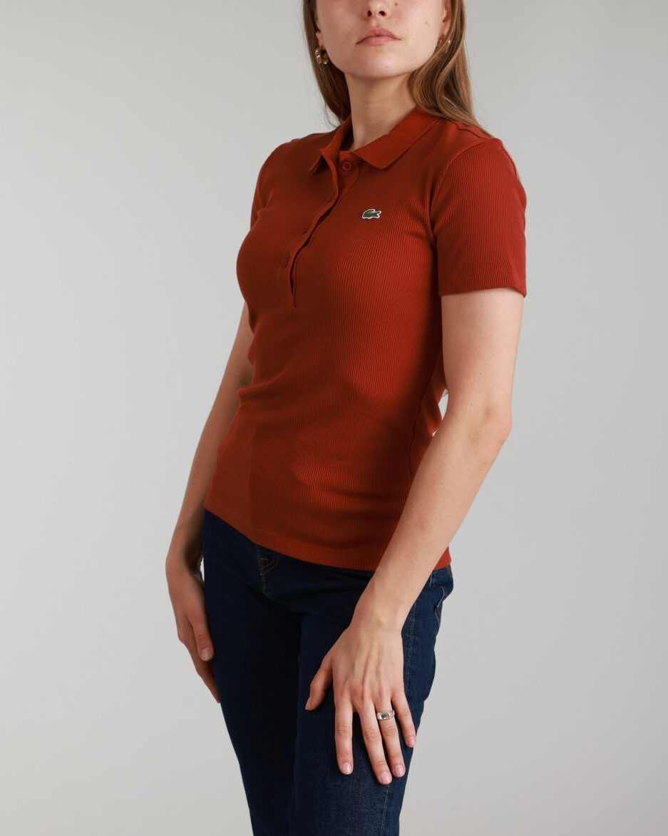 ⁦חולצת פולו לנשים Lacoste Slim Fit⁩ – תמונה ⁦7⁩