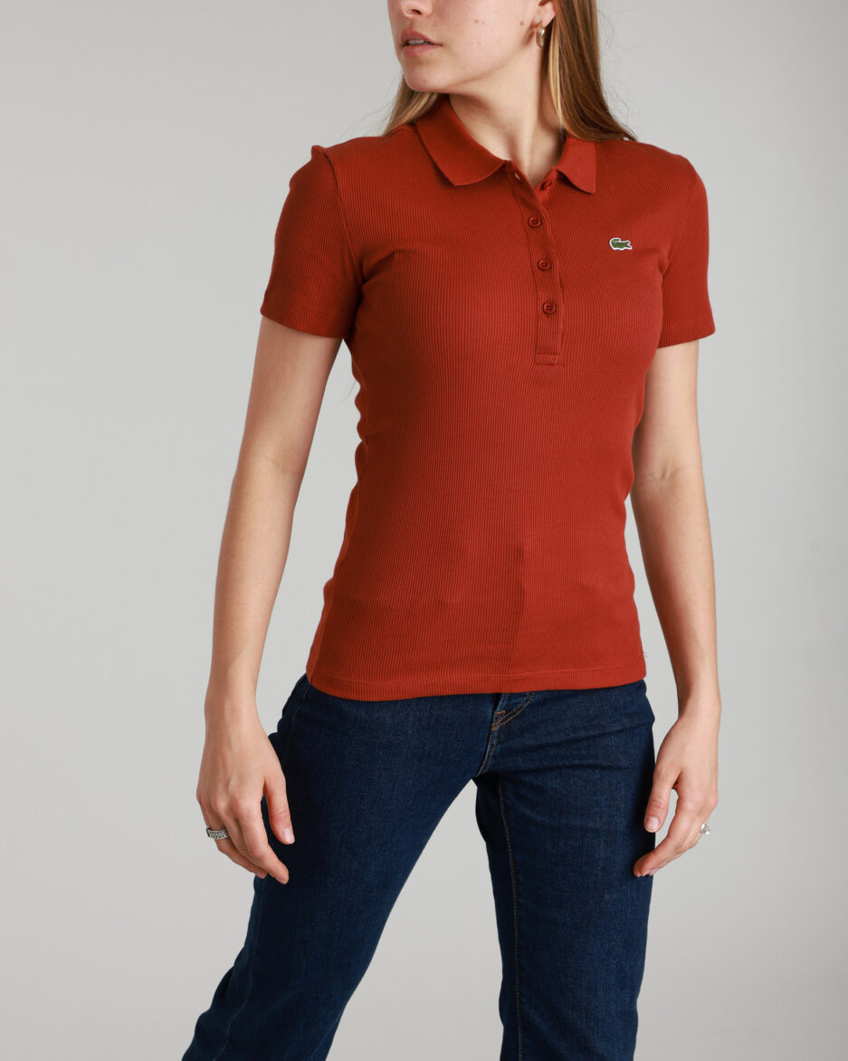 ⁦חולצת פולו לנשים Lacoste Slim Fit⁩ – תמונה ⁦5⁩