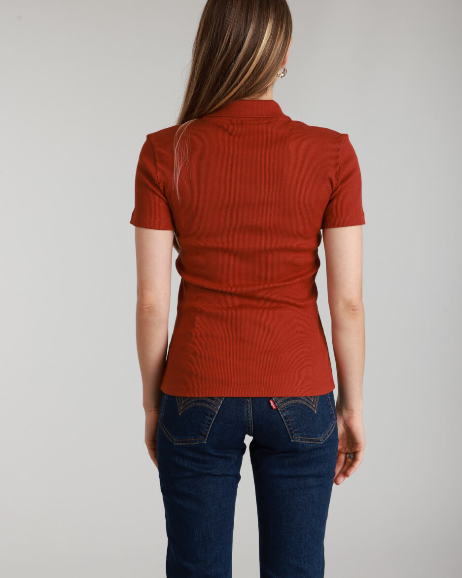 ⁦חולצת פולו לנשים Lacoste Slim Fit⁩ – תמונה ⁦6⁩