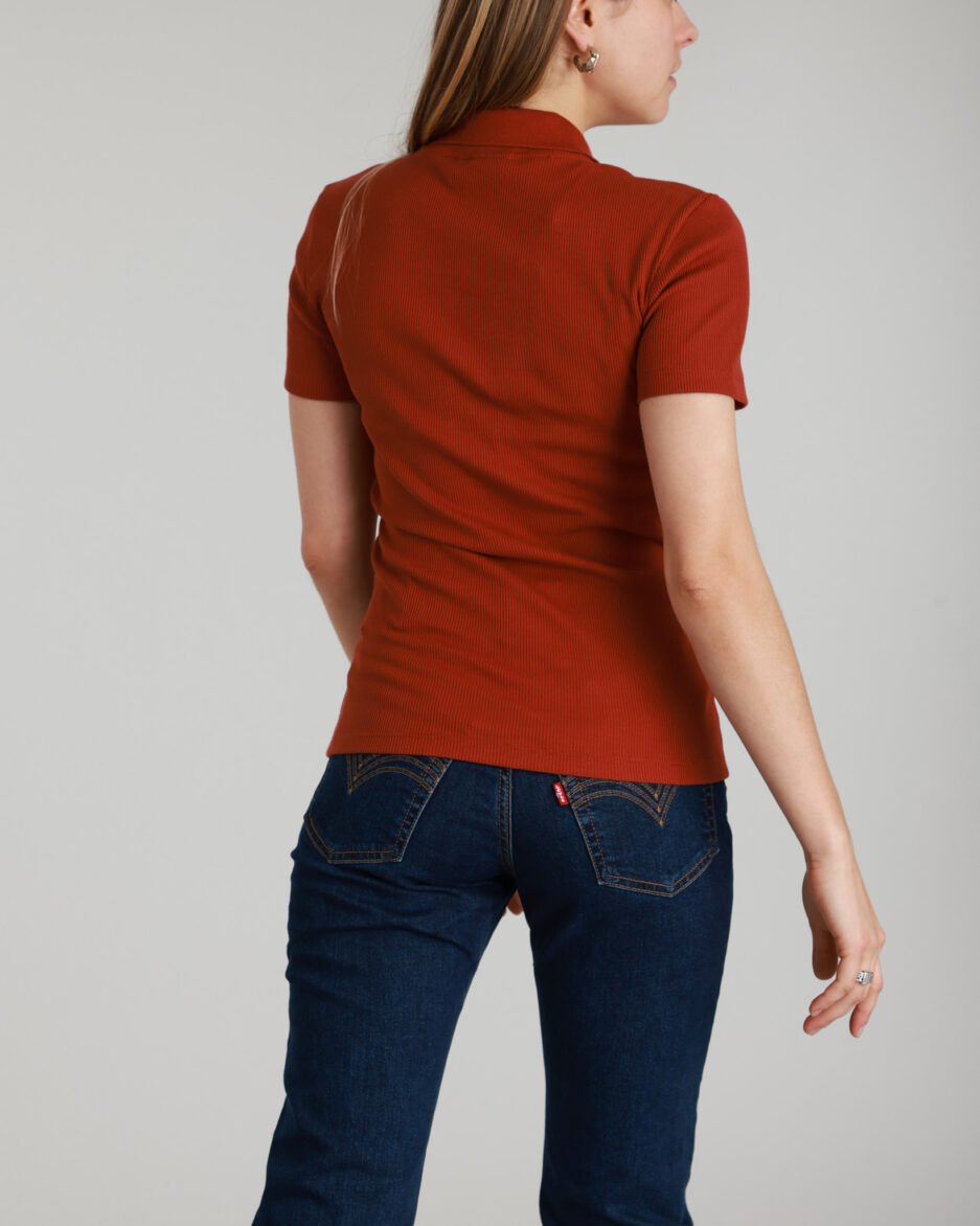 ⁦חולצת פולו לנשים Lacoste Slim Fit⁩ – תמונה ⁦9⁩