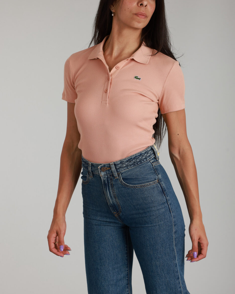 ⁦חולצת פולו לנשים Lacoste Slim Fit⁩ – תמונה ⁦3⁩