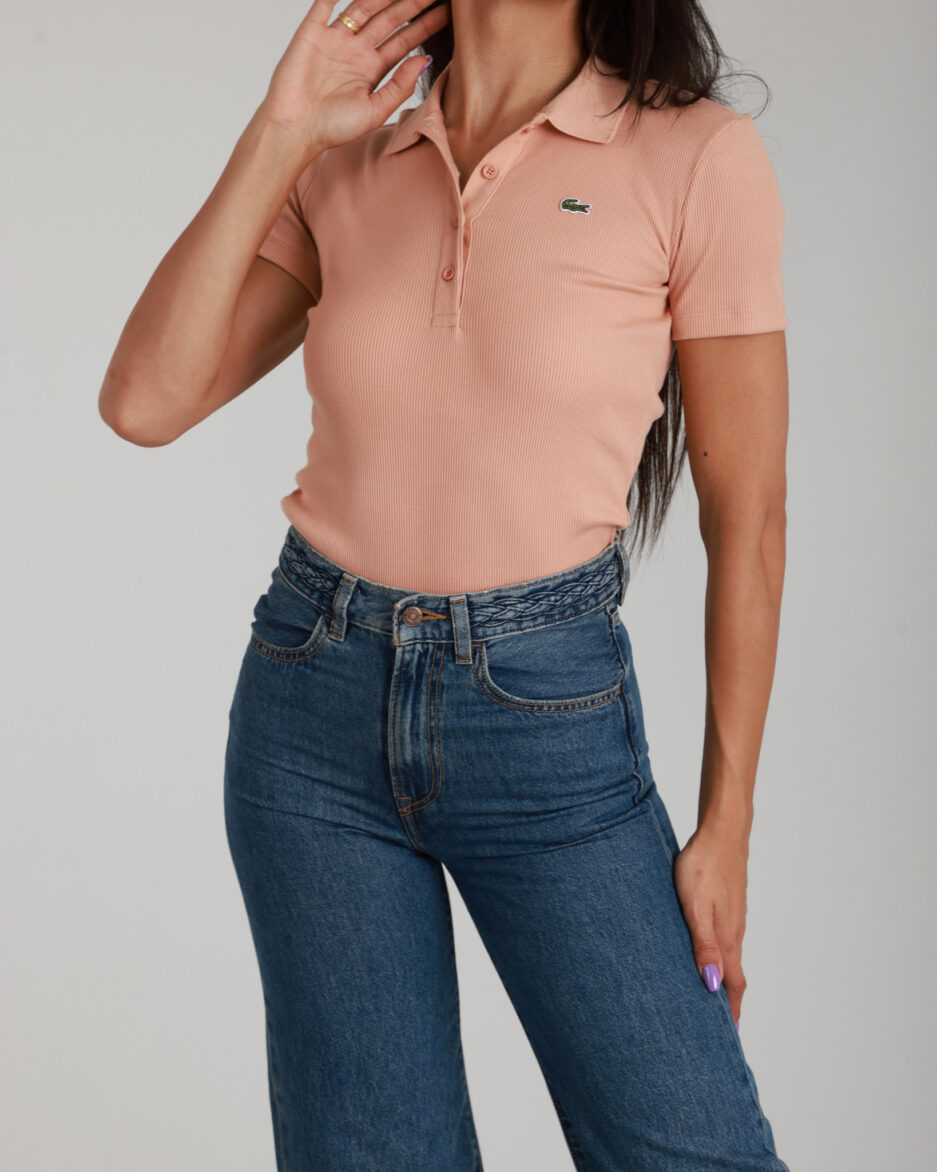 ⁦חולצת פולו לנשים Lacoste Slim Fit⁩ – תמונה ⁦4⁩