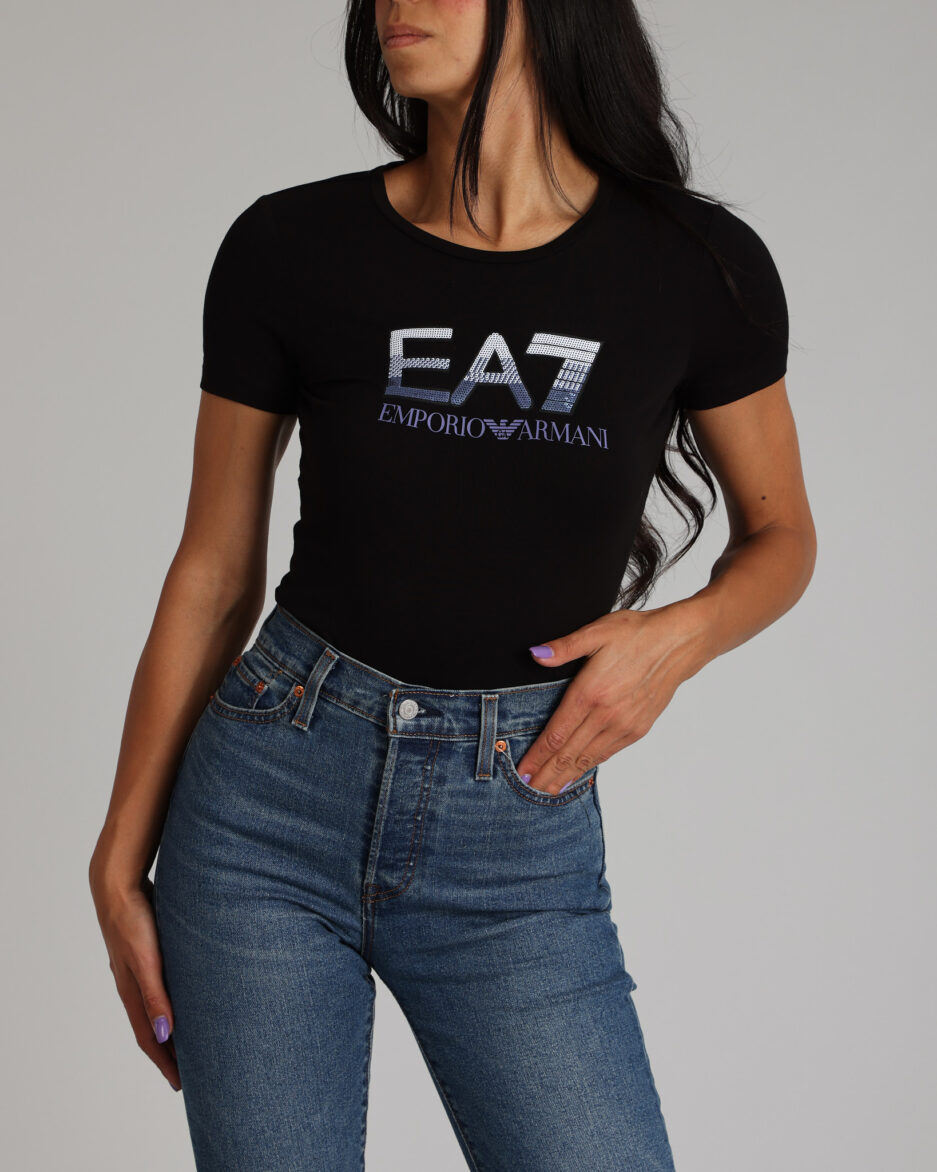 ⁦חולצת טי לוגו מנצנץ של EA7⁩ – תמונה ⁦7⁩