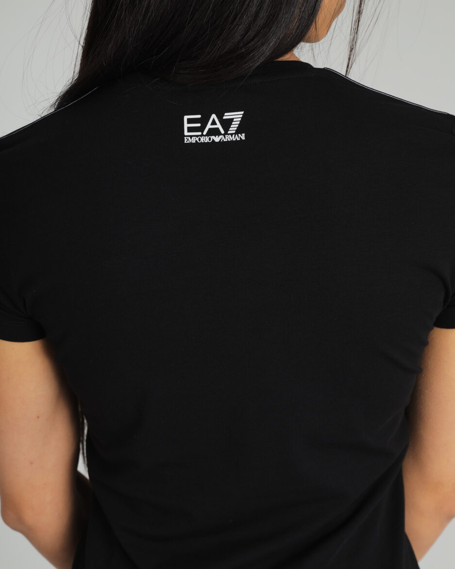 ⁦חולצת טי לוגו EA7⁩ – תמונה ⁦7⁩