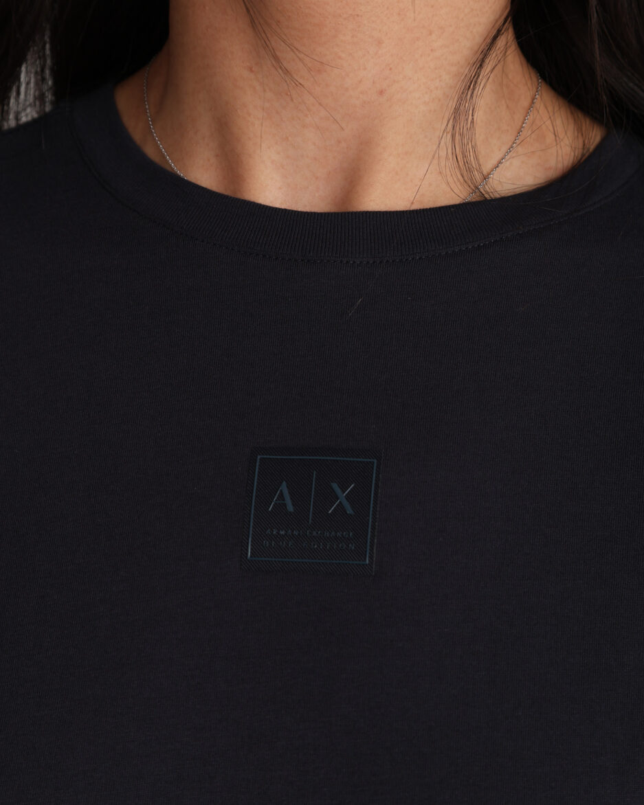 ⁦שמלת מידי ג'רזי מאת Armani Exchange⁩ – תמונה ⁦3⁩