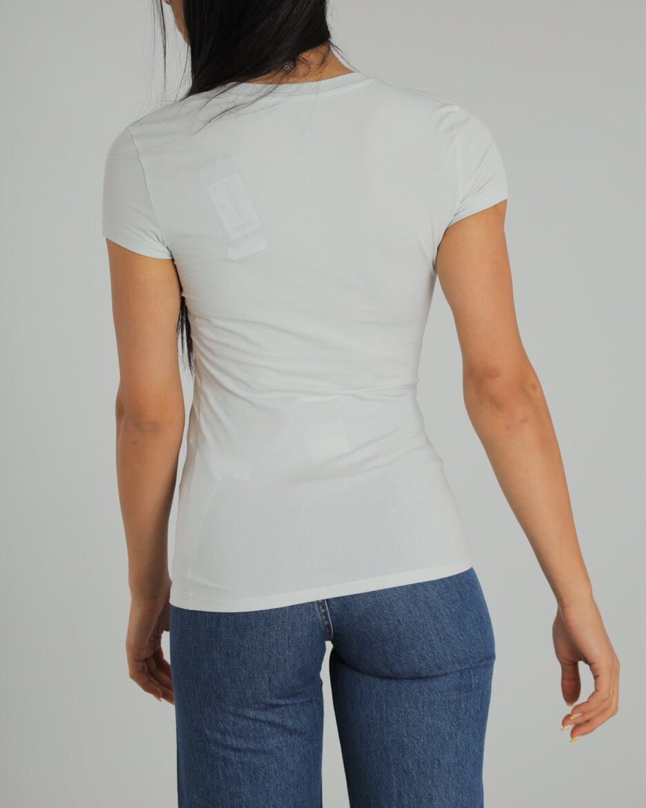 ⁦חולצת טי V-נייק נשים - Armani Exchange⁩ – תמונה ⁦8⁩