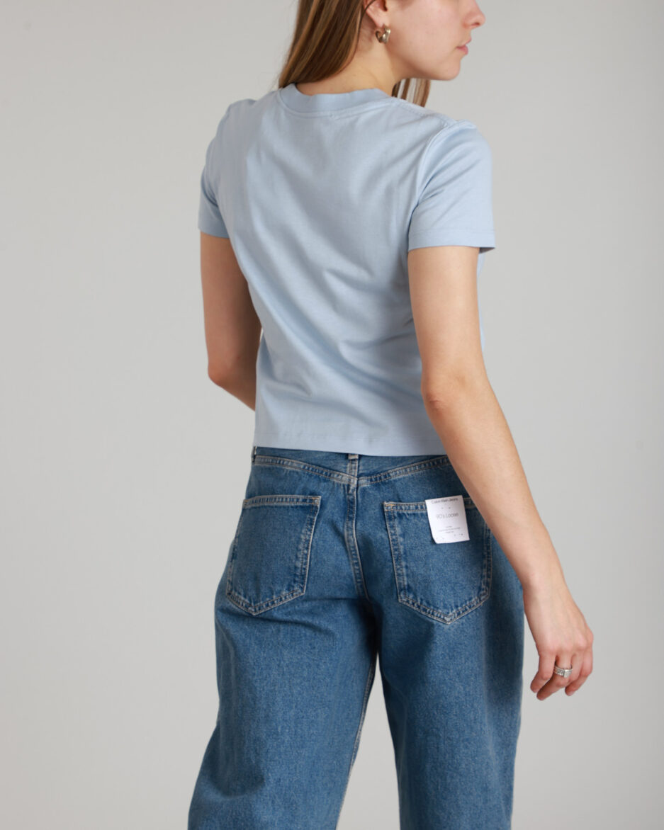 ⁦חולצת טי נשים של Calvin Klein⁩ – תמונה ⁦5⁩