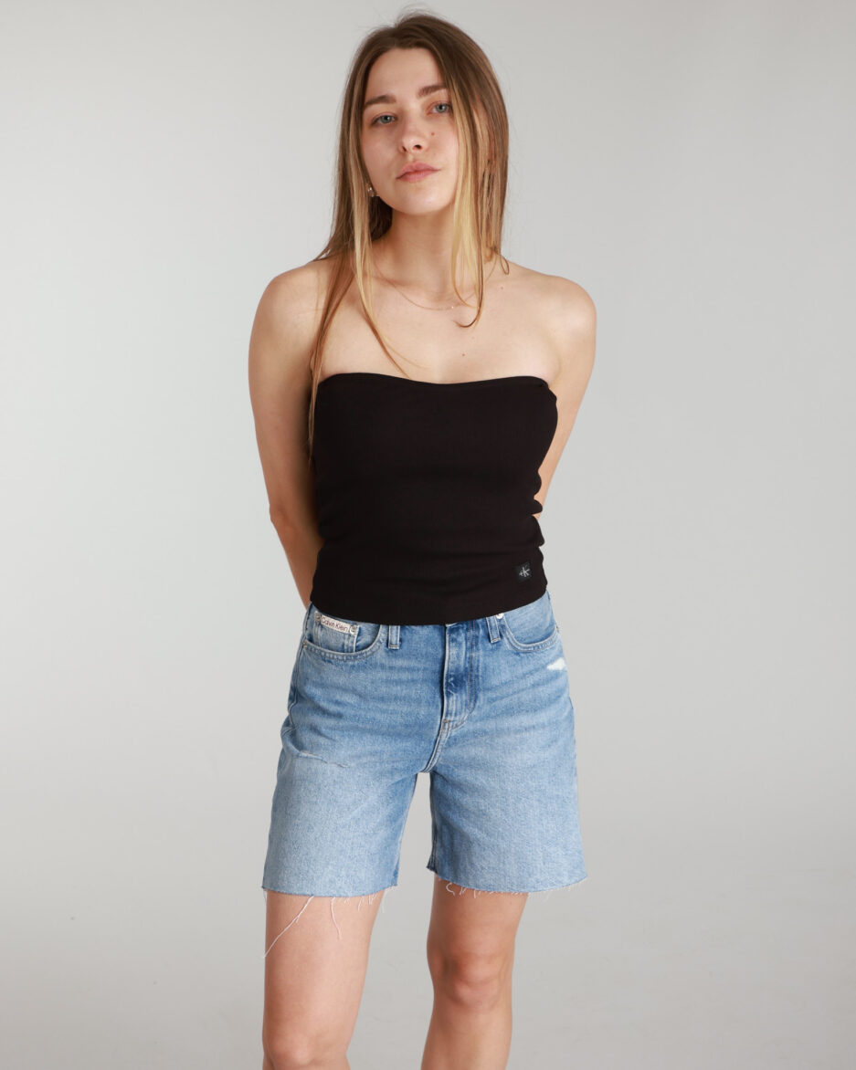 ⁦קרופ טופ ללא שרוולים Calvin Klein⁩ – תמונה ⁦16⁩