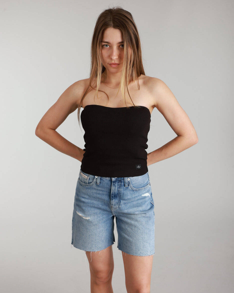 ⁦קרופ טופ ללא שרוולים Calvin Klein⁩ – תמונה ⁦11⁩