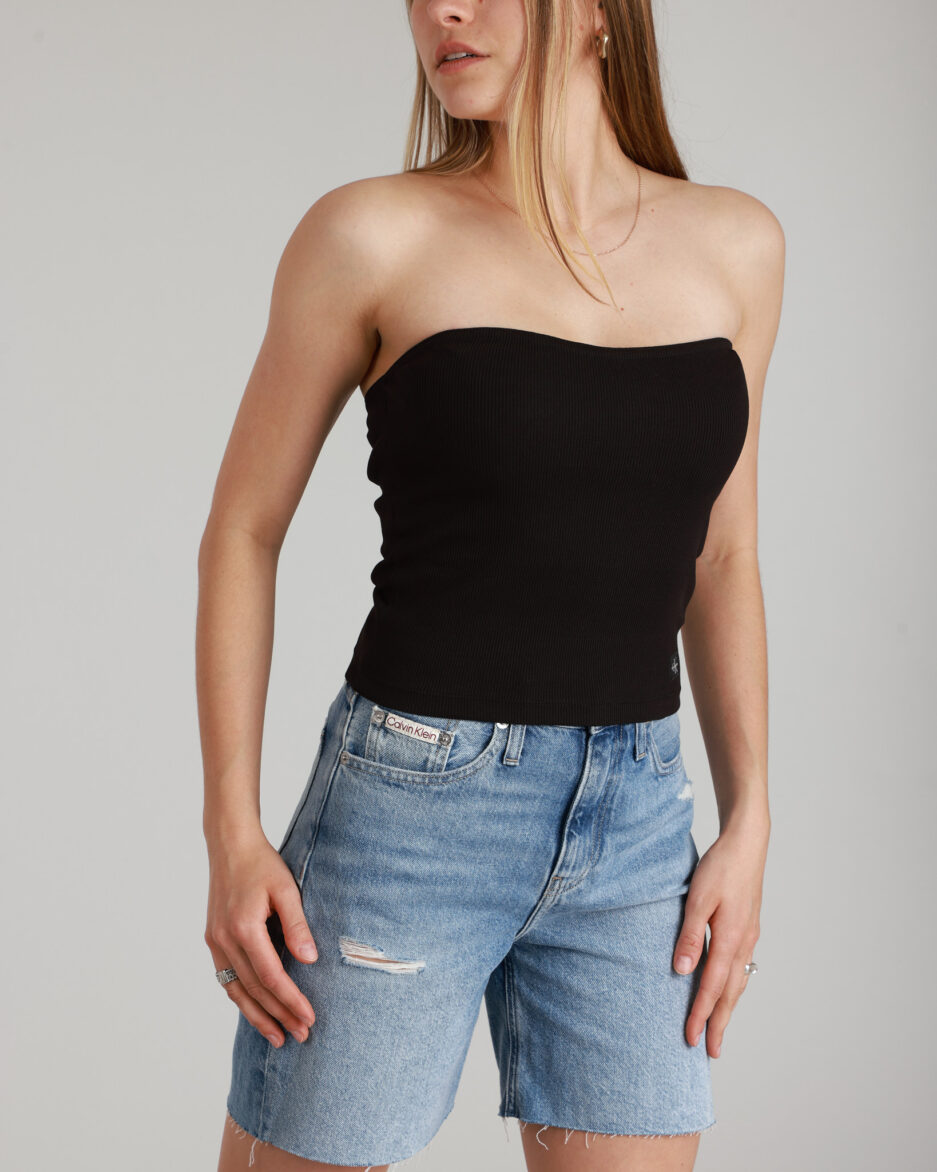⁦קרופ טופ ללא שרוולים Calvin Klein⁩ – תמונה ⁦6⁩