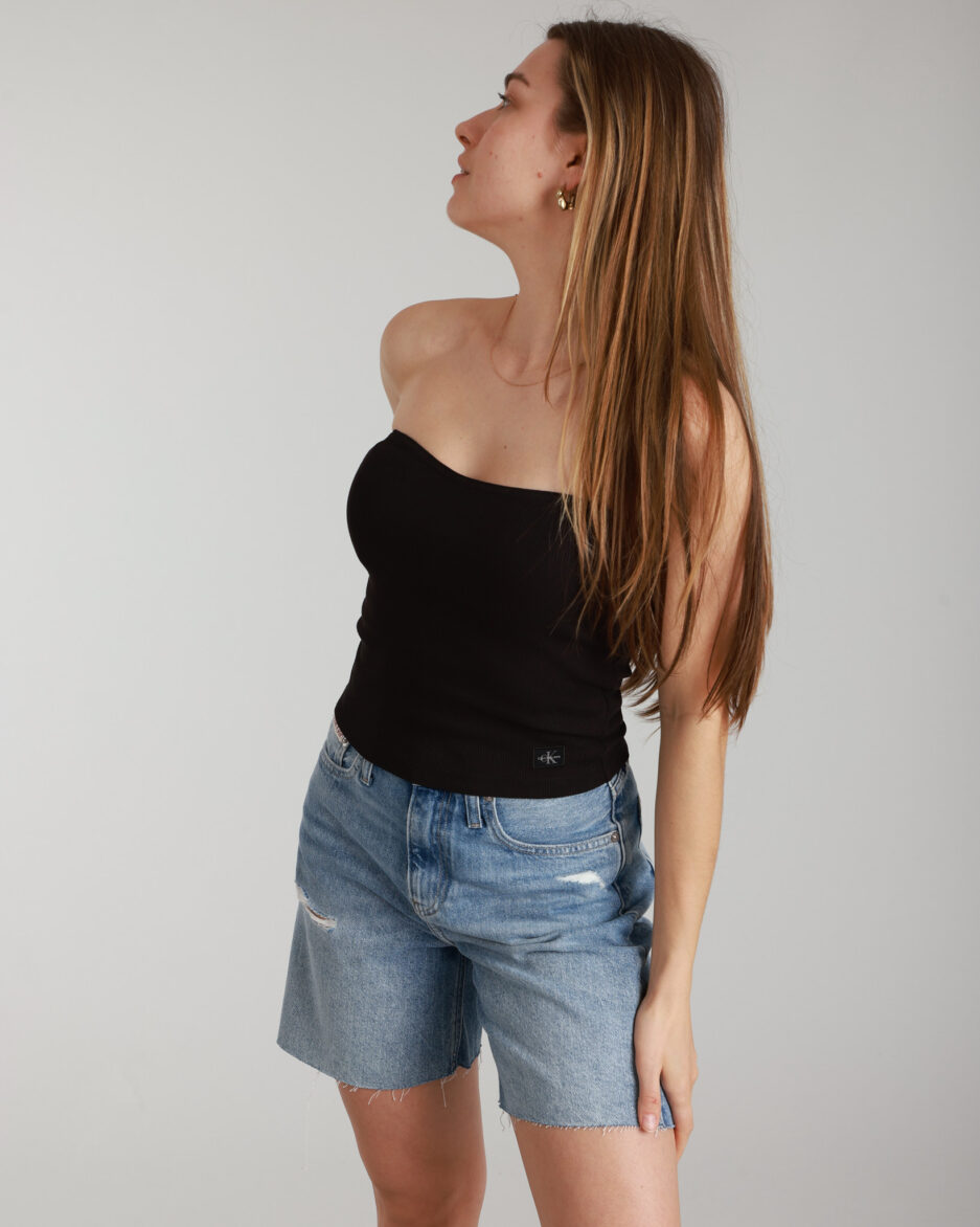 ⁦קרופ טופ ללא שרוולים Calvin Klein⁩ – תמונה ⁦8⁩