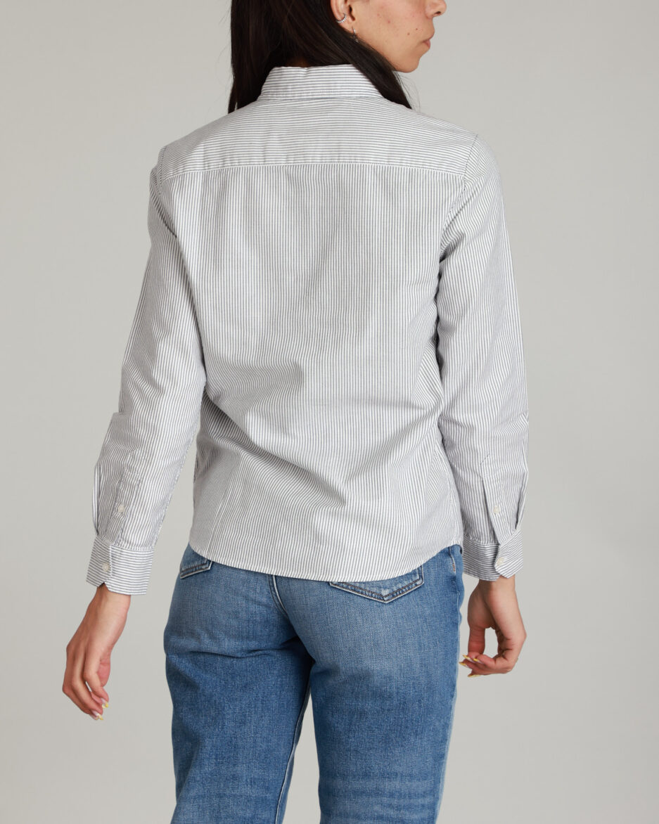⁦חולצת אוקספורד רגילה לנשים של Tommy Jeans⁩ – תמונה ⁦2⁩