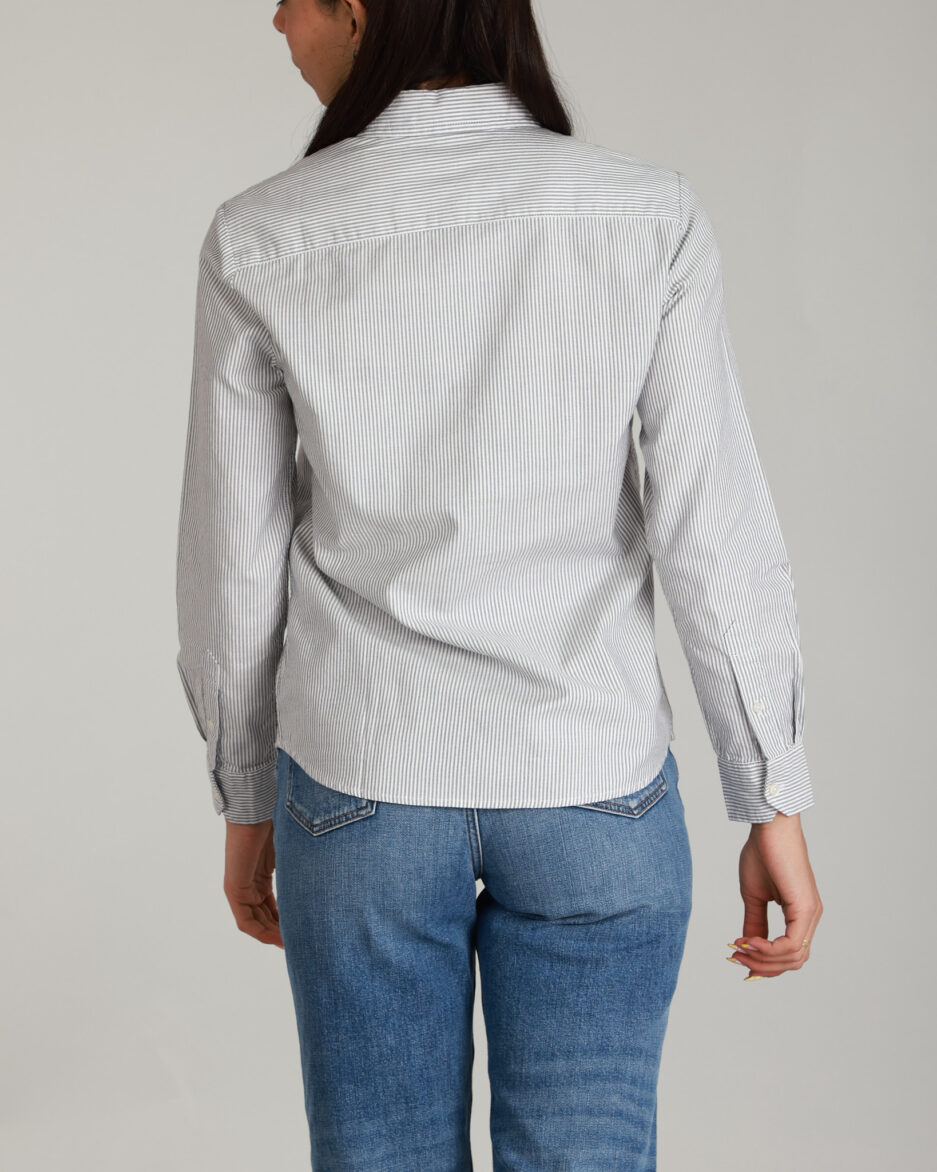 ⁦חולצת אוקספורד רגילה לנשים של Tommy Jeans⁩ – תמונה ⁦8⁩
