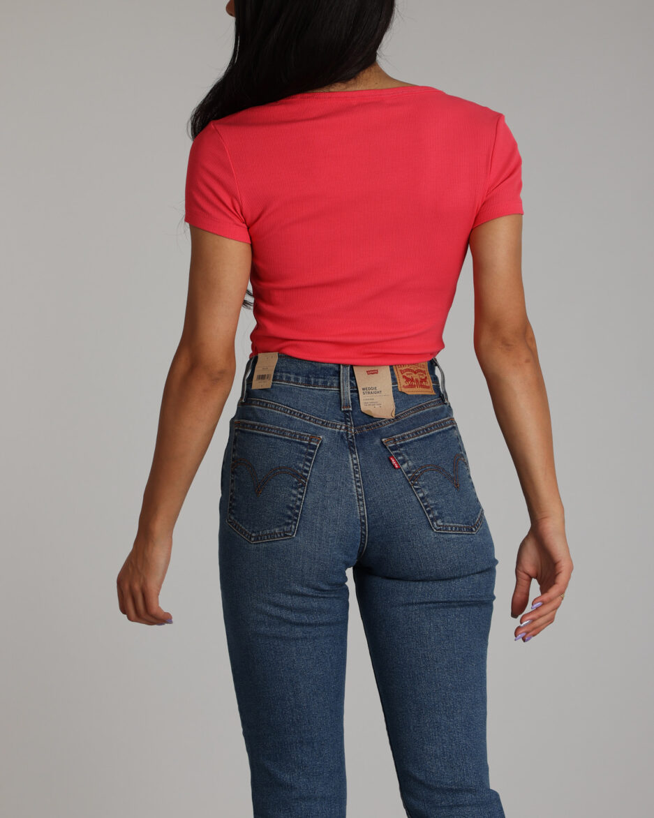 ⁦חולצת נשים Tommy Hilfiger Essential V-Neck Slim Fit⁩ – תמונה ⁦4⁩