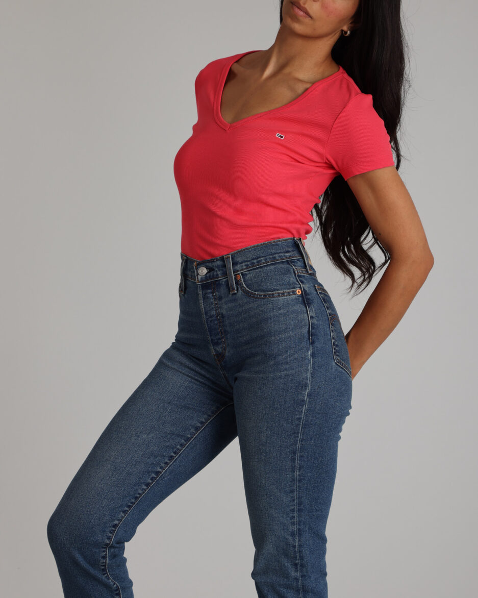 ⁦חולצת נשים Tommy Hilfiger Essential V-Neck Slim Fit⁩ – תמונה ⁦7⁩