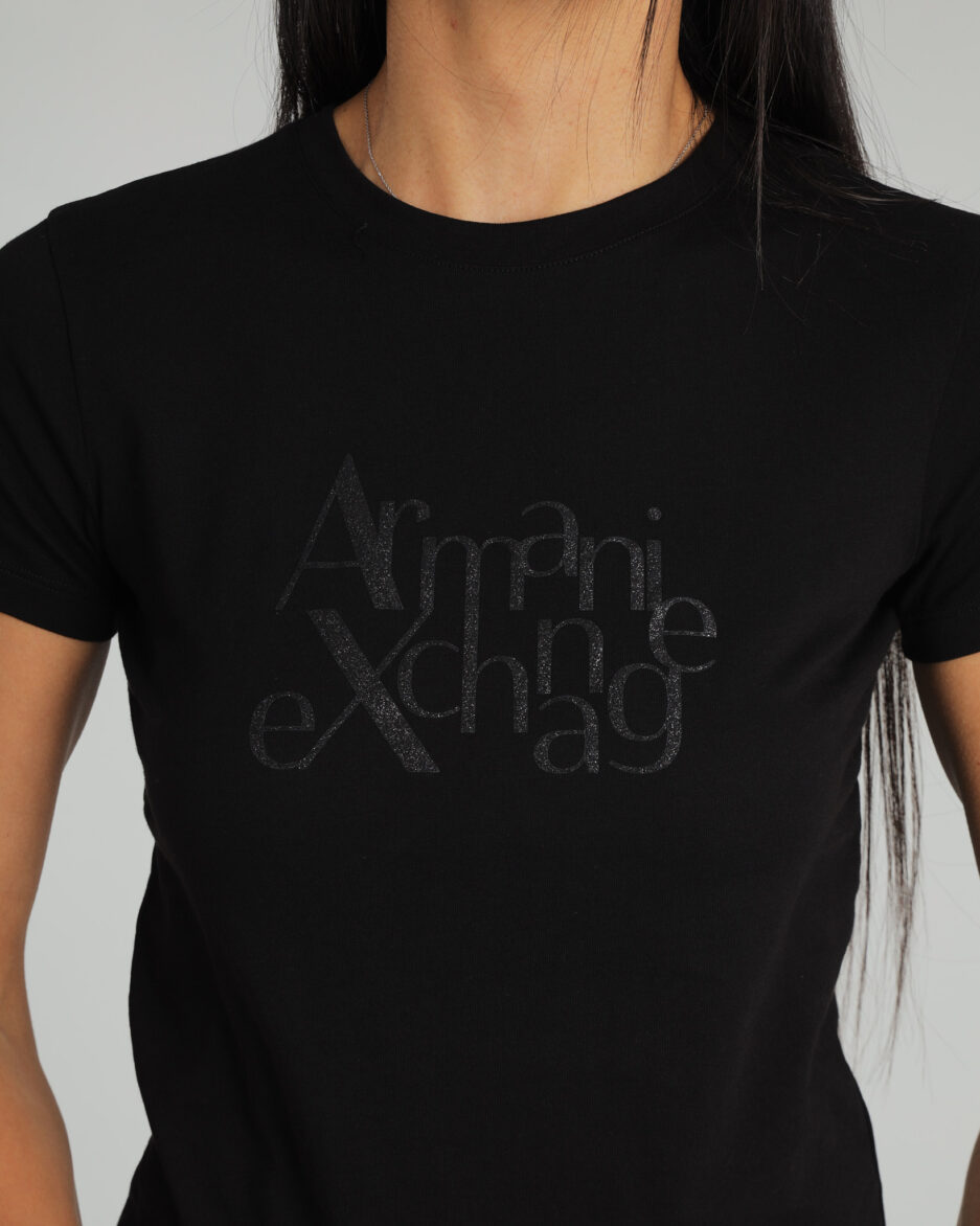 ⁦חולצת טי עם לוגו נצנצים ASV מבית Armani Exchange⁩ – תמונה ⁦7⁩