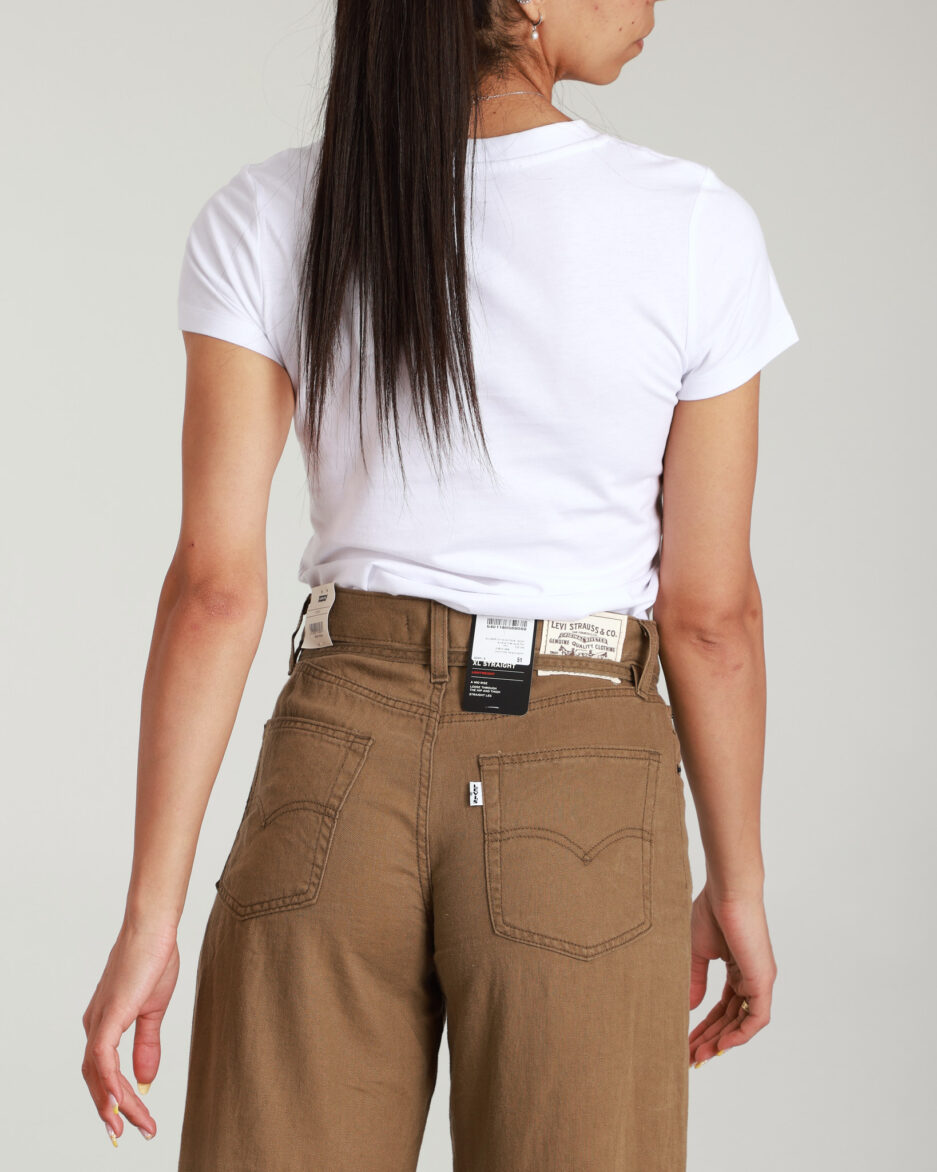⁦חולצת טי עם לוגו על הצווארון לנשים מבית Calvin Klein⁩ – תמונה ⁦6⁩