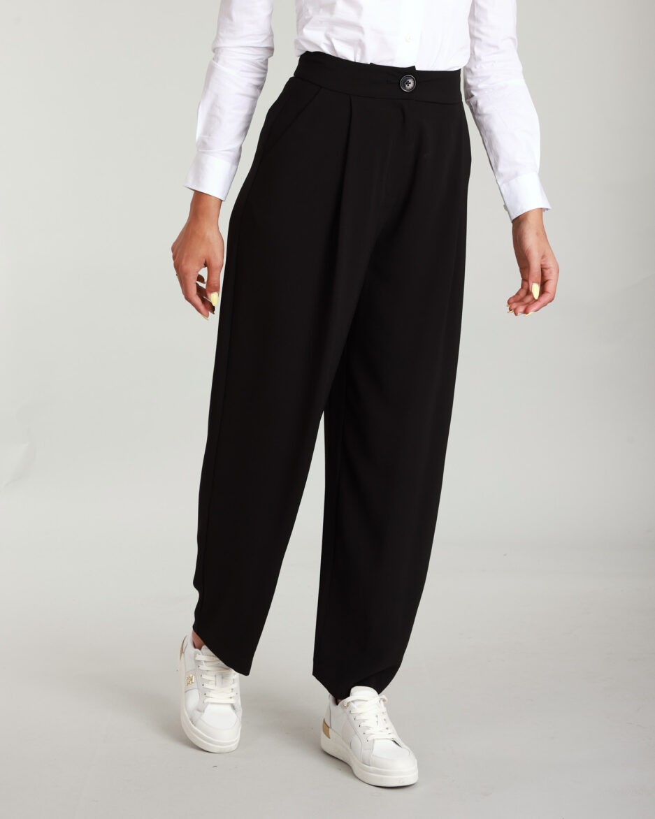 ⁦חולצת פופלין סטרץ' בגזרת Slim לנשים – Lacoste⁩ – תמונה ⁦13⁩
