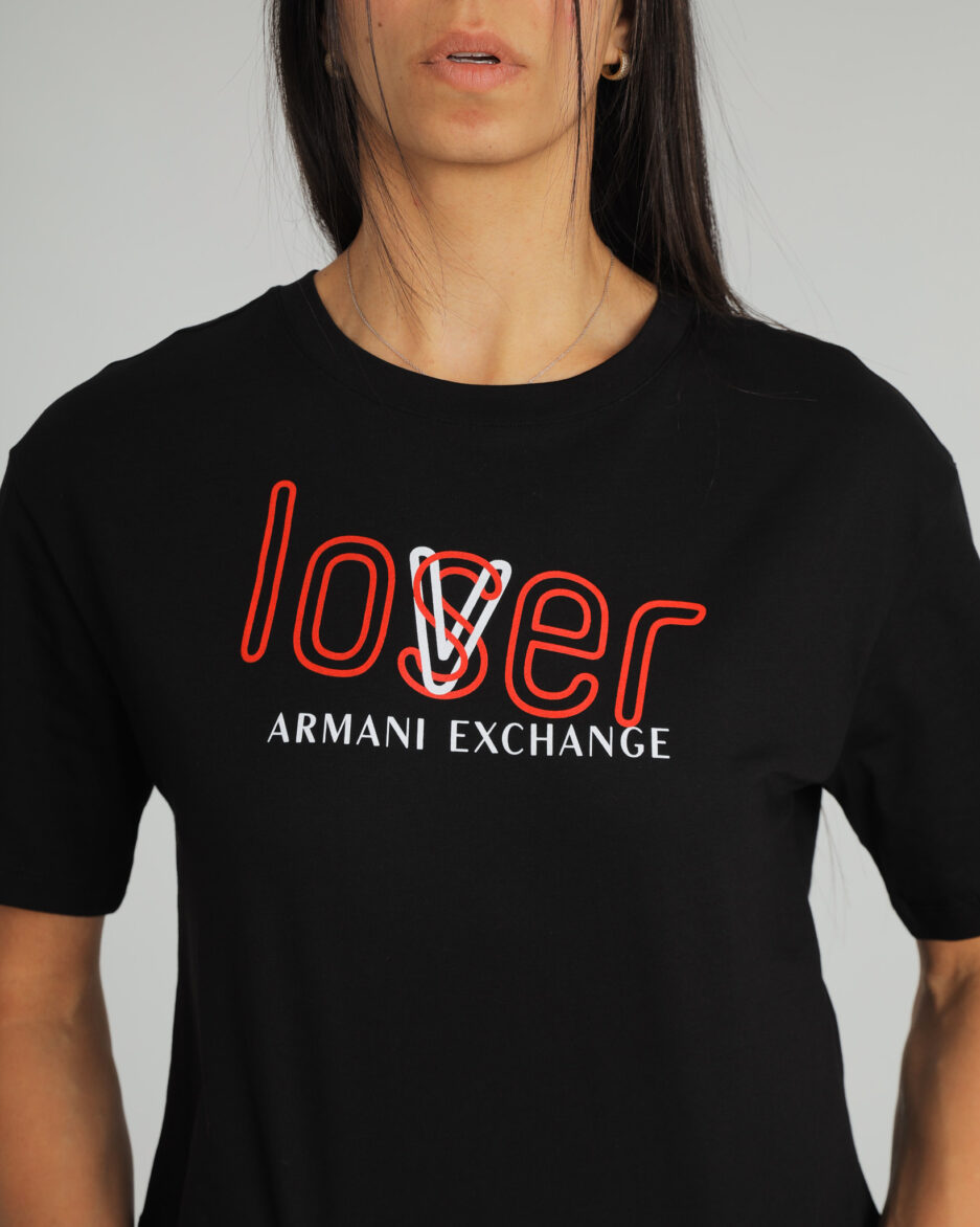 ⁦חולצת קרופ LOVEr - Armani Exchange⁩ – תמונה ⁦9⁩