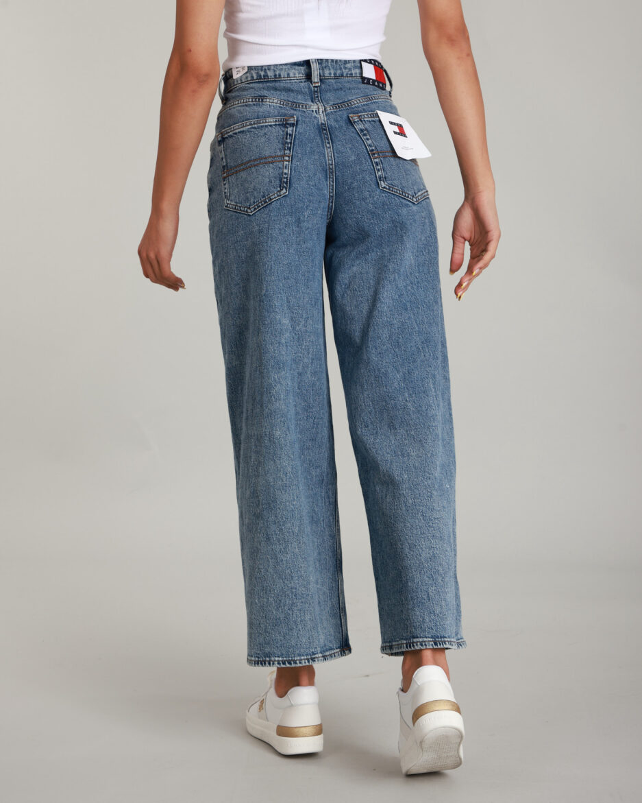⁦ג'ינס נשים רחב Tommy Jeans Charlie⁩ – תמונה ⁦2⁩