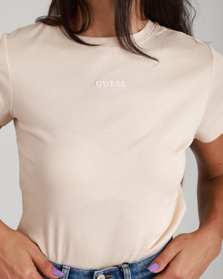 ⁦טי שירט עם לוגו GUESS⁩ – תמונה ⁦14⁩