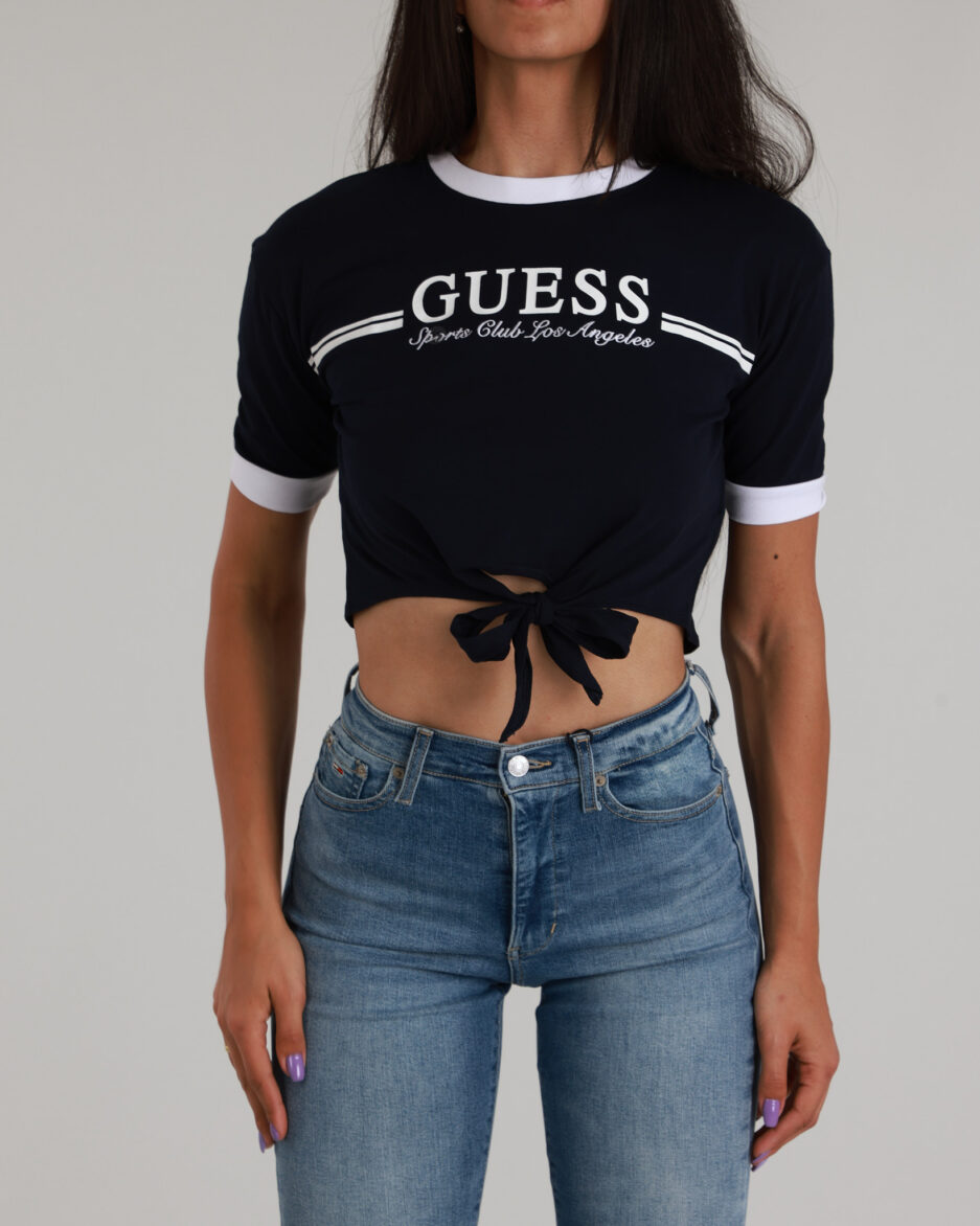 ⁦טי שירט עם לוגו וקשר לנשים מבית GUESS⁩ – תמונה ⁦3⁩