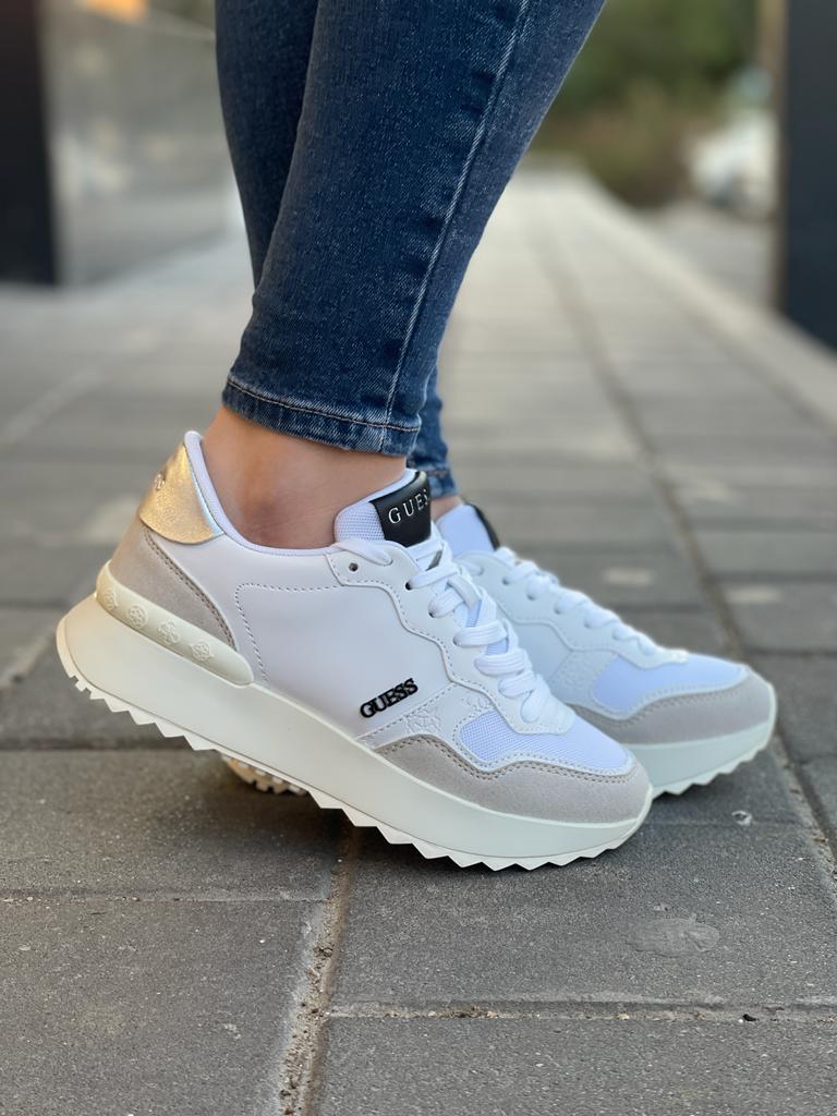 נעל לאישה - Guess