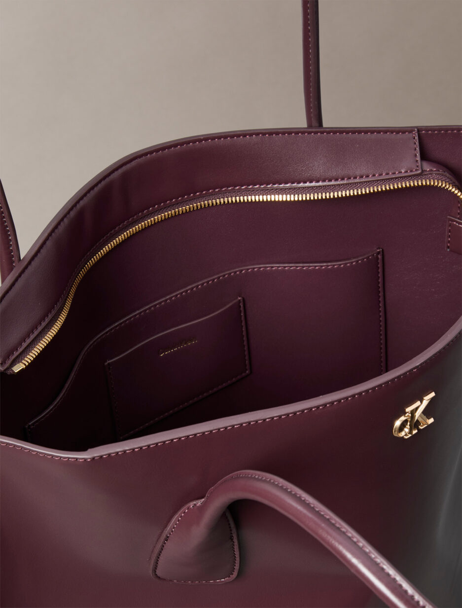 ⁦תיק Tote Calvin Klein⁩ – תמונה ⁦4⁩