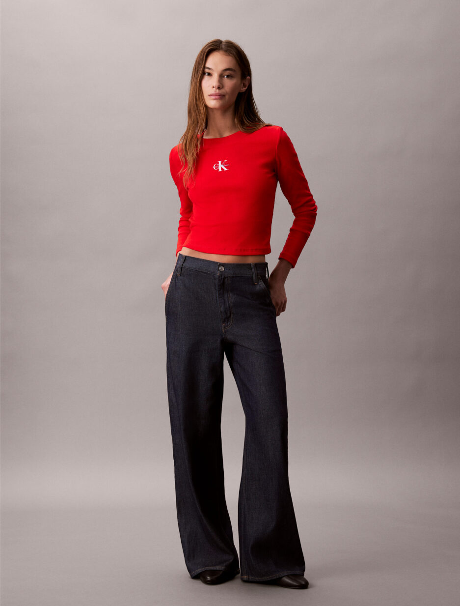 ⁦Calvin Klein Baby Tee אדום⁩ – תמונה ⁦5⁩